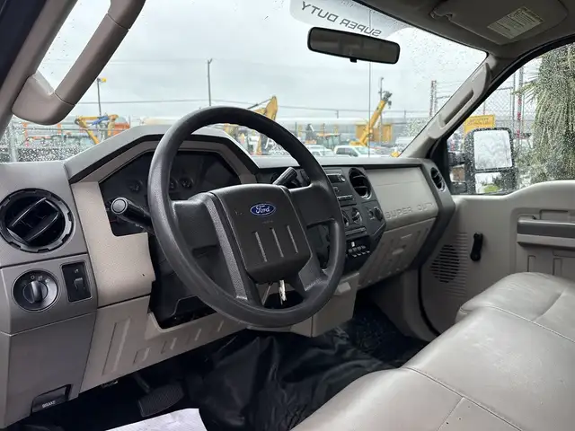 2008 Ford F-250 Extended Cab 8 Foot Box Pickup - Photo 31