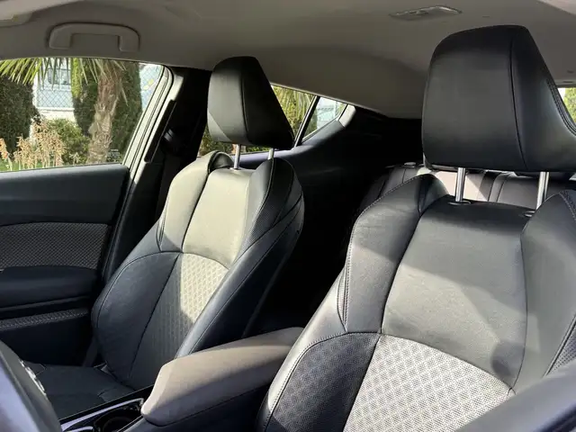 2021 Toyota CH-R Limited Subcompact Crossover - Photo 32