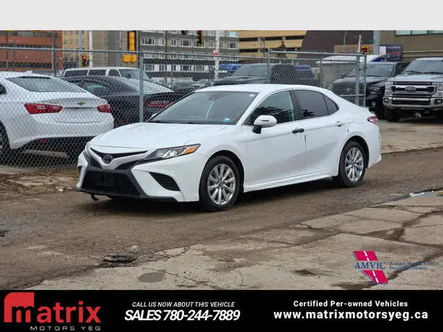2020 Toyota Camry - Photo 2