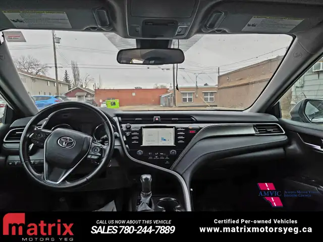 2020 Toyota Camry - Photo 4