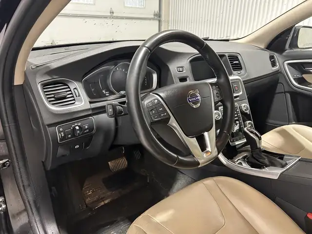 Volvo S60 T5 Dynamic TI 2018 à vendre - Photo 14