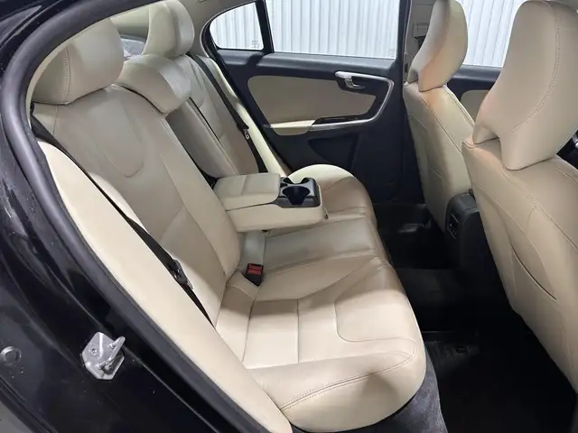 Volvo S60 T5 Dynamic TI 2018 à vendre - Photo 19
