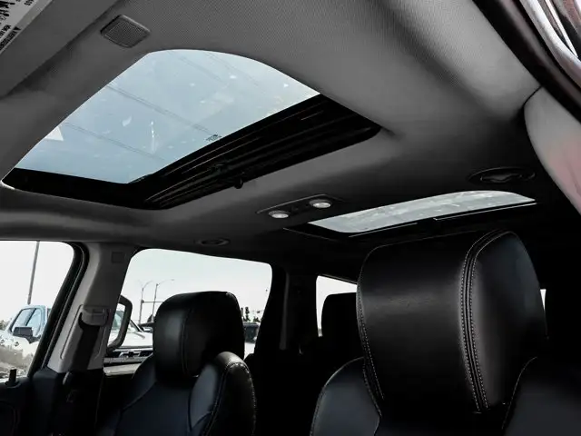 2017 Chevrolet Traverse Premier AWD 3.6L 7-Passenger | Headrest - Photo 15