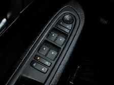 2017 Chevrolet Traverse Premier AWD 3.6L 7-Passenger | Headrest - Photo 18