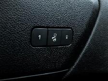 2017 Chevrolet Traverse Premier AWD 3.6L 7-Passenger | Headrest - Photo 19