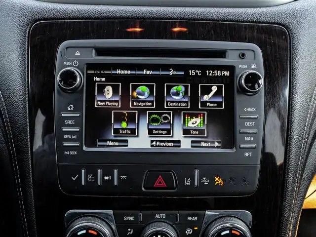 2017 Chevrolet Traverse Premier AWD 3.6L 7-Passenger | Headrest - Photo 26