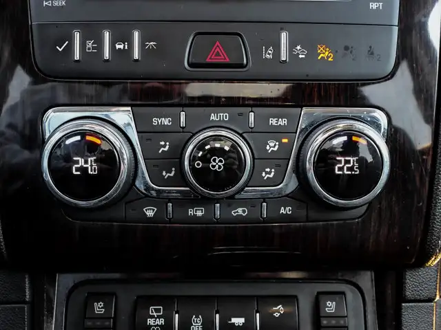 2017 Chevrolet Traverse Premier AWD 3.6L 7-Passenger | Headrest - Photo 28