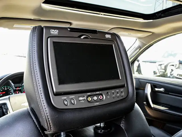2017 Chevrolet Traverse Premier AWD 3.6L 7-Passenger | Headrest - Photo 33