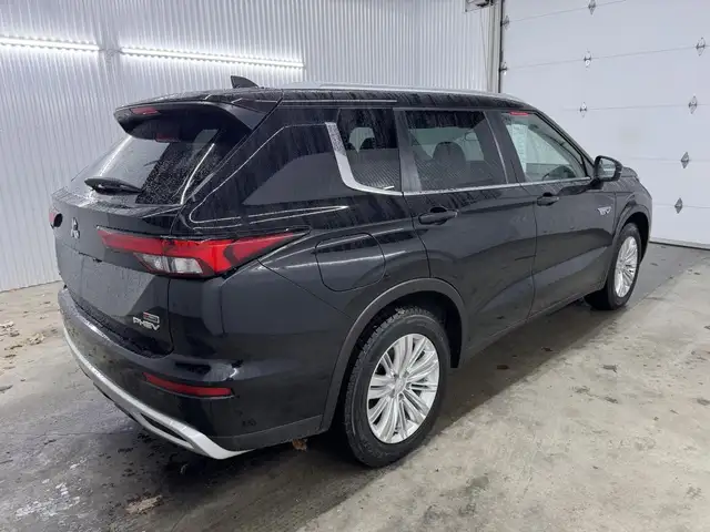 Mitsubishi Outlander PHEV LE S-AWC 2023 à vendre - Photo 11