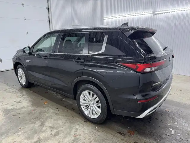 Mitsubishi Outlander PHEV LE S-AWC 2023 à vendre - Photo 13