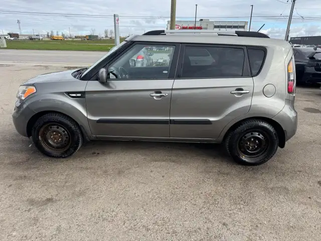 2011 Kia Soul 4U, MANUAL, HATCH, GREAT SHAPE, ALLOYS, CERTIFIED - Photo 2