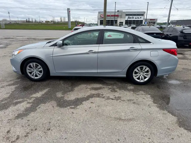 2011 Hyundai Sonata GL, SEDAN, AUTO, 4 CYL, WARRANTY, CERTIFIED - Photo 2