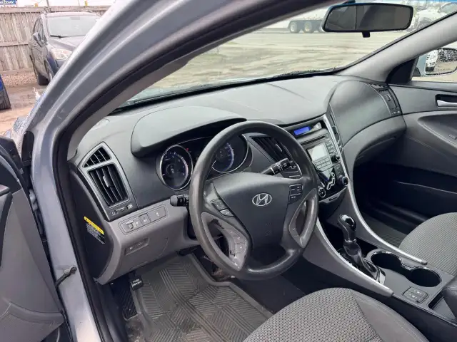 2011 Hyundai Sonata GL, SEDAN, AUTO, 4 CYL, WARRANTY, CERTIFIED - Photo 13