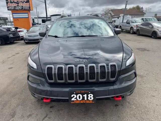 2018 Jeep Cherokee TRAILHAWK, LEATHER, LOADED, ROOF, CERTIFIED - Photo 8