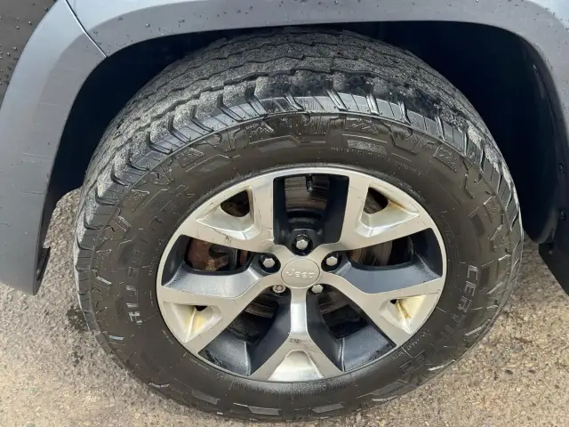 2018 Jeep Cherokee TRAILHAWK, LEATHER, LOADED, ROOF, CERTIFIED - Photo 16