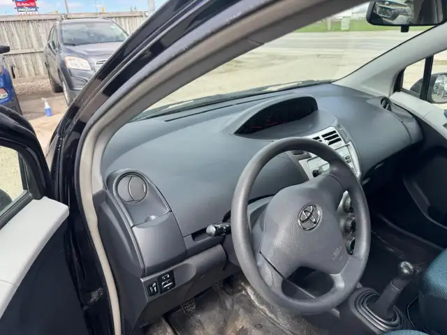 2007 Toyota Yaris LE, HATCH, MANUAL, GREAT ON FUEL, RELIABLE, CE - Photo 12