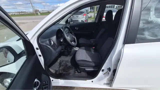 2015 Nissan Micra S, HATCH, NON CVT, ONLY 174KMS. AUTO, CERT - Photo 9