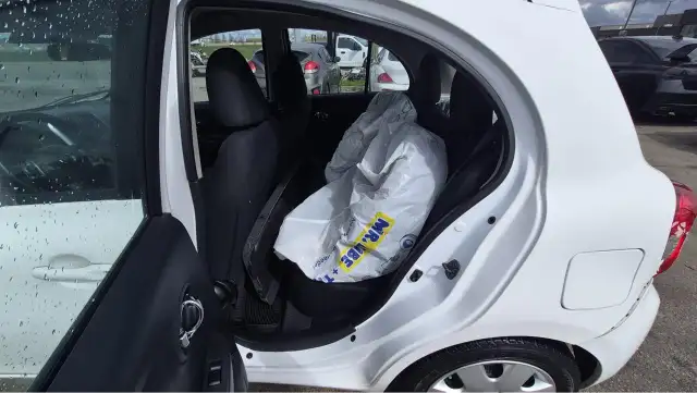 2015 Nissan Micra S, HATCH, NON CVT, ONLY 174KMS. AUTO, CERT - Photo 10