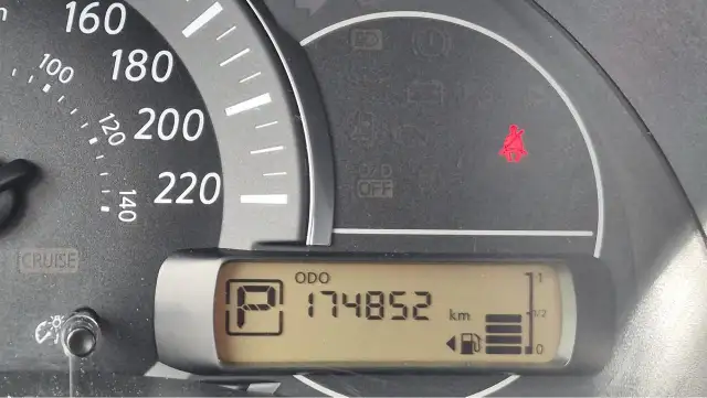 2015 Nissan Micra S, HATCH, NON CVT, ONLY 174KMS. AUTO, CERT - Photo 14