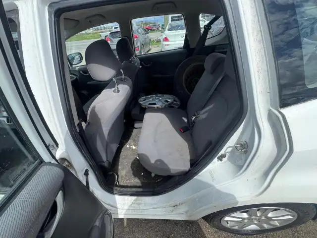 2013 Honda Fit DX-A, HATCH, RUNS WELL, NEEDS BODYWORK, AS IS - Photo 9
