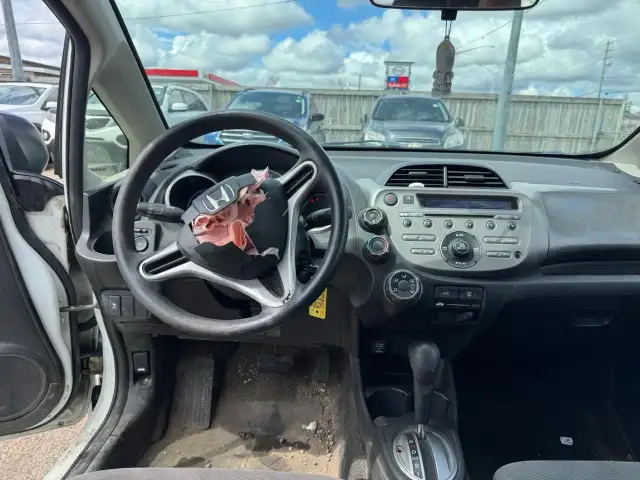 2013 Honda Fit DX-A, HATCH, RUNS WELL, NEEDS BODYWORK, AS IS - Photo 11