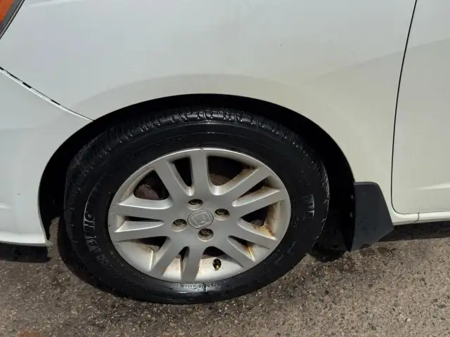 2013 Honda Fit DX-A, HATCH, RUNS WELL, NEEDS BODYWORK, AS IS - Photo 13