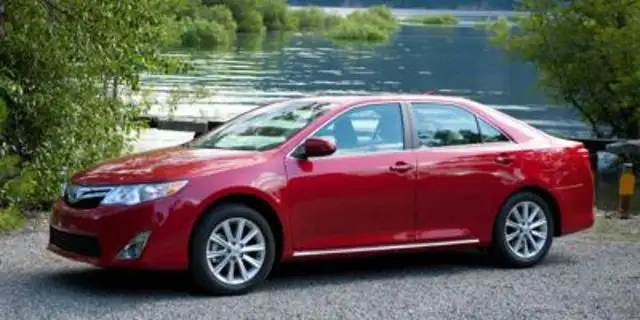 2014 Toyota Camry LE | Power Windows | Bluetooth | Remote Start