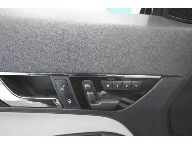 2012 Mercedes-Benz E350 CABRIOLET - Photo 21