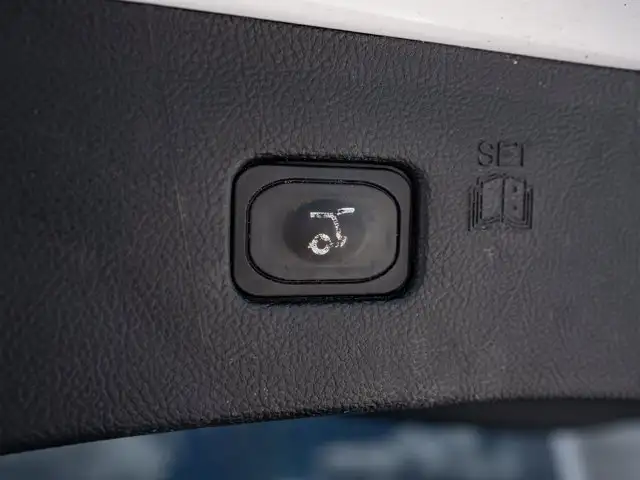 2022 Ford Edge SEL - Photo 9