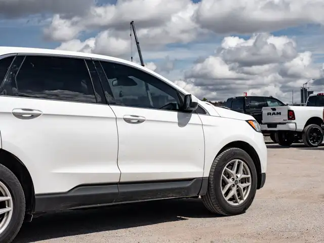 2022 Ford Edge SEL - Photo 11