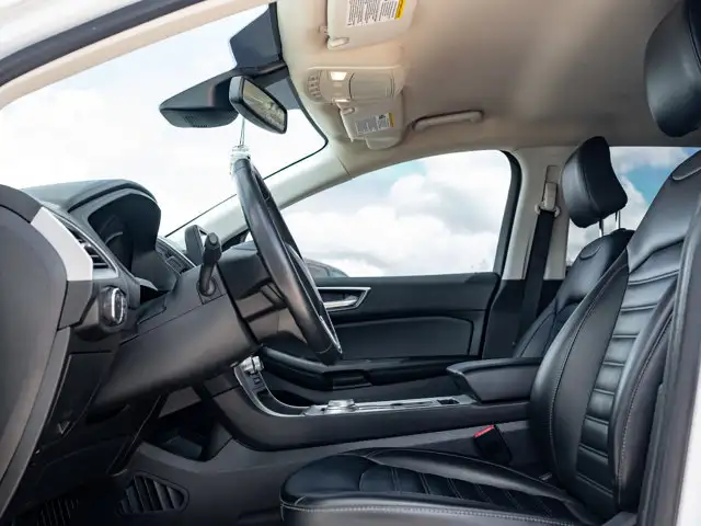 2022 Ford Edge SEL - Photo 17