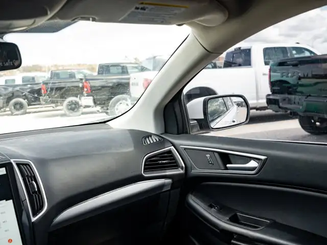 2022 Ford Edge SEL - Photo 25