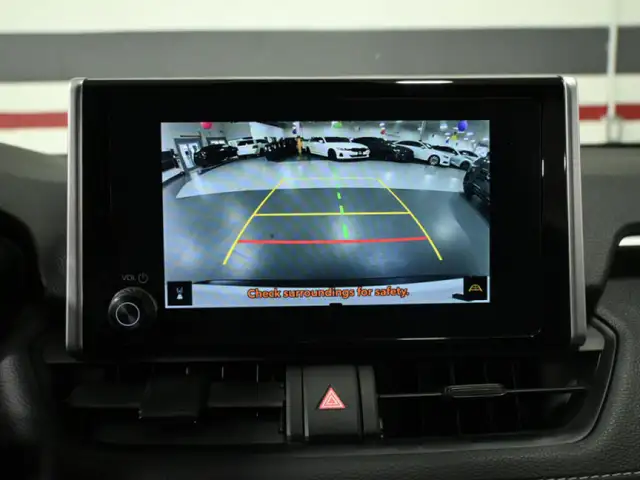 2024 Toyota RAV4 LE No Accident Radar Cruise Lane Assist Blind S - Photo 18