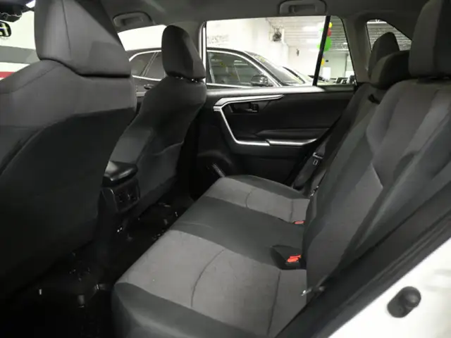 2024 Toyota RAV4 LE No Accident Radar Cruise Lane Assist Blind S - Photo 22