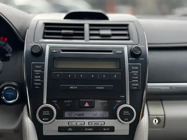 2012 TOYOTA CAMRY HYBRID - Photo 12