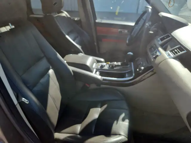 2011 Land Rover Range Rover Sport - Photo 17