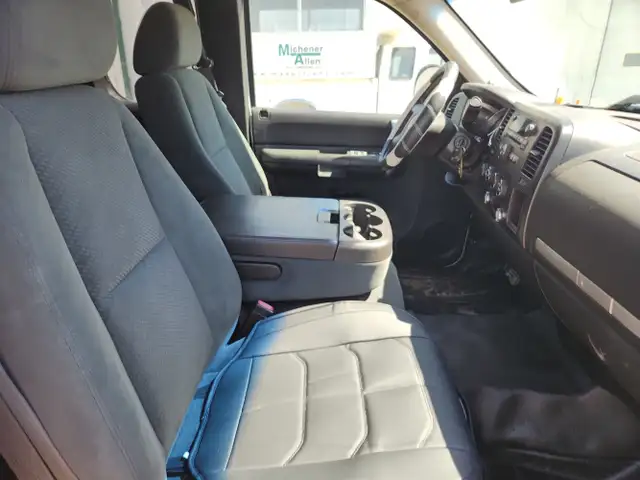 2008 GMC Sierra 2500HD - Photo 17