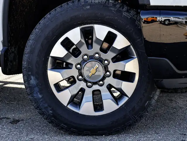 2026 Chevrolet Silverado 2500HD Custom - Photo 6