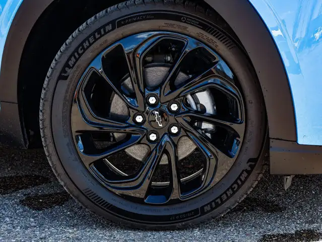 2027 Chevrolet Bolt RS - Photo 6