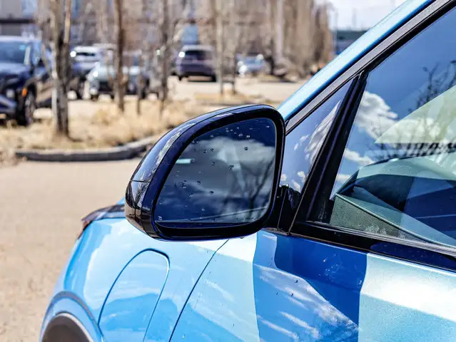 2027 Chevrolet Bolt RS - Photo 7