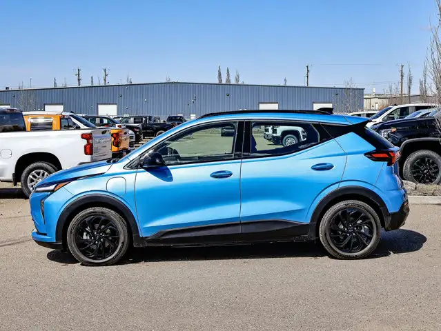 2027 Chevrolet Bolt RS - Photo 9