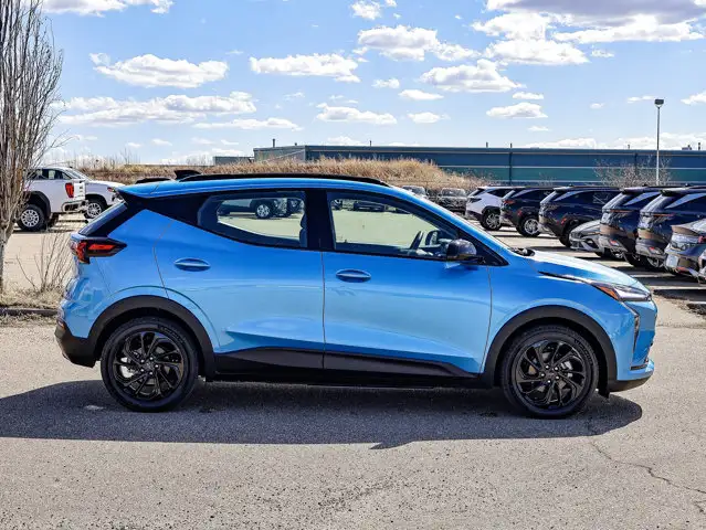2027 Chevrolet Bolt RS - Photo 13
