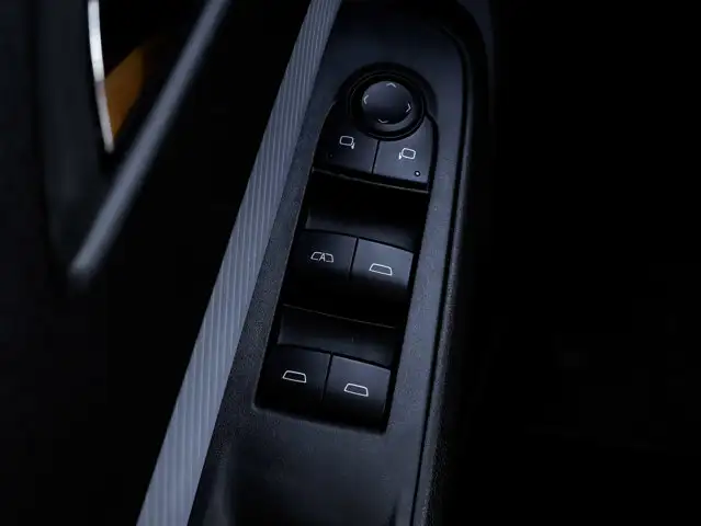2027 Chevrolet Bolt RS - Photo 17