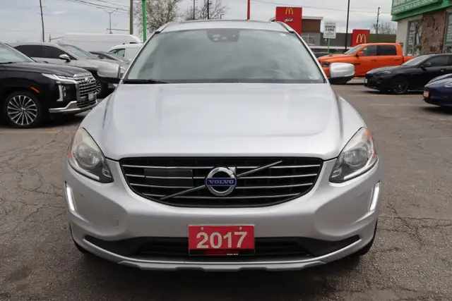 2017 Volvo XC60 - Photo 2