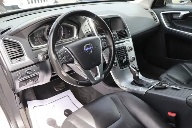 2017 Volvo XC60 - Photo 9
