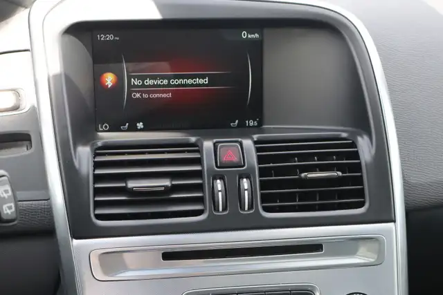2017 Volvo XC60 - Photo 25