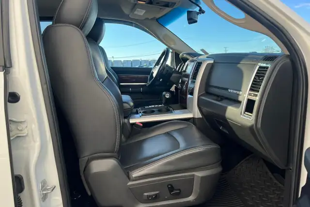 2010 Dodge Ram 1500 Laramie Crew Cab 5.7L V8 | Power Seat | Heat - Photo 12