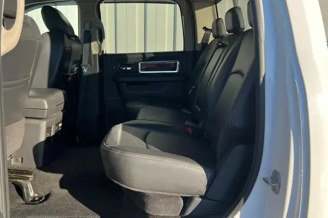 2010 Dodge Ram 1500 Laramie Crew Cab 5.7L V8 | Power Seat | Heat - Photo 14