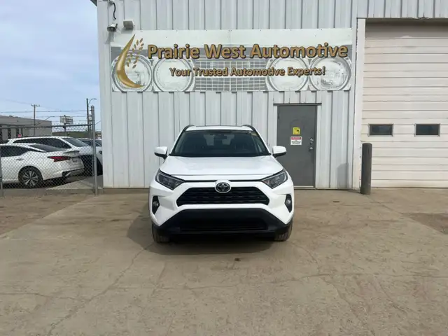 2019 Toyota RAV4 XLE AWD | Remote Start | Reverse Camera - Photo 2