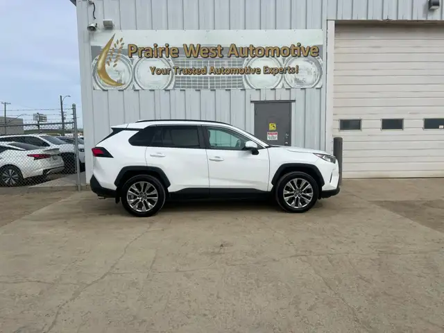 2019 Toyota RAV4 XLE AWD | Remote Start | Reverse Camera - Photo 4